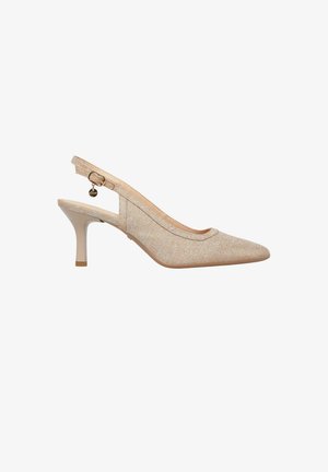 Beiger Slingback-Pumps mit strukturierter Oberfläche, spitz zulaufender Spitze, mittelhohem Stilettabsatz und verstellbarem Knöchelriemen mit goldener Schnalle und Charme.