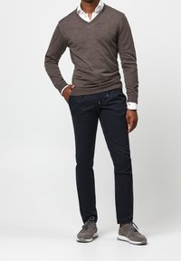 PROFUOMO Stickad tröja - taupe