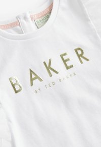 Baker by Ted Baker Trükipildiga T-särk - white