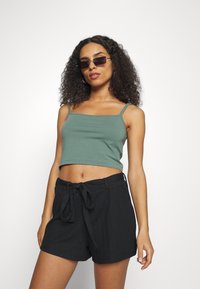 Vero Moda Petite VMGELINA  - Calções - black
