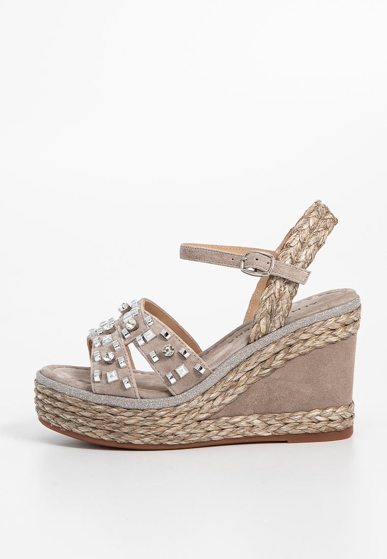 Alma en Pena Sandalen met sleehak taupe