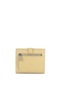 Portefeuille compact en cuir beige avec poche avant zippée et fermeture à pression, orné de coutures blanches.