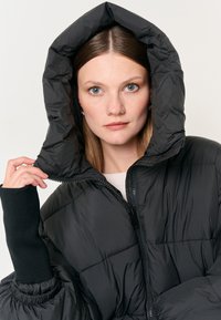 Jimmy Key LONG SLEEVED PUFFER WITH POCKETS - Cappotto invernale - black