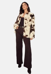 X LUCY MECKLENBURGH TEXTURED - Žieminė striukė - cow printed