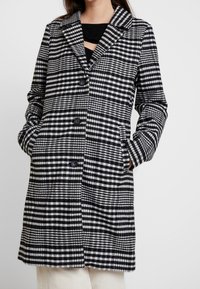 Hollister Co. Cappotto classico - black