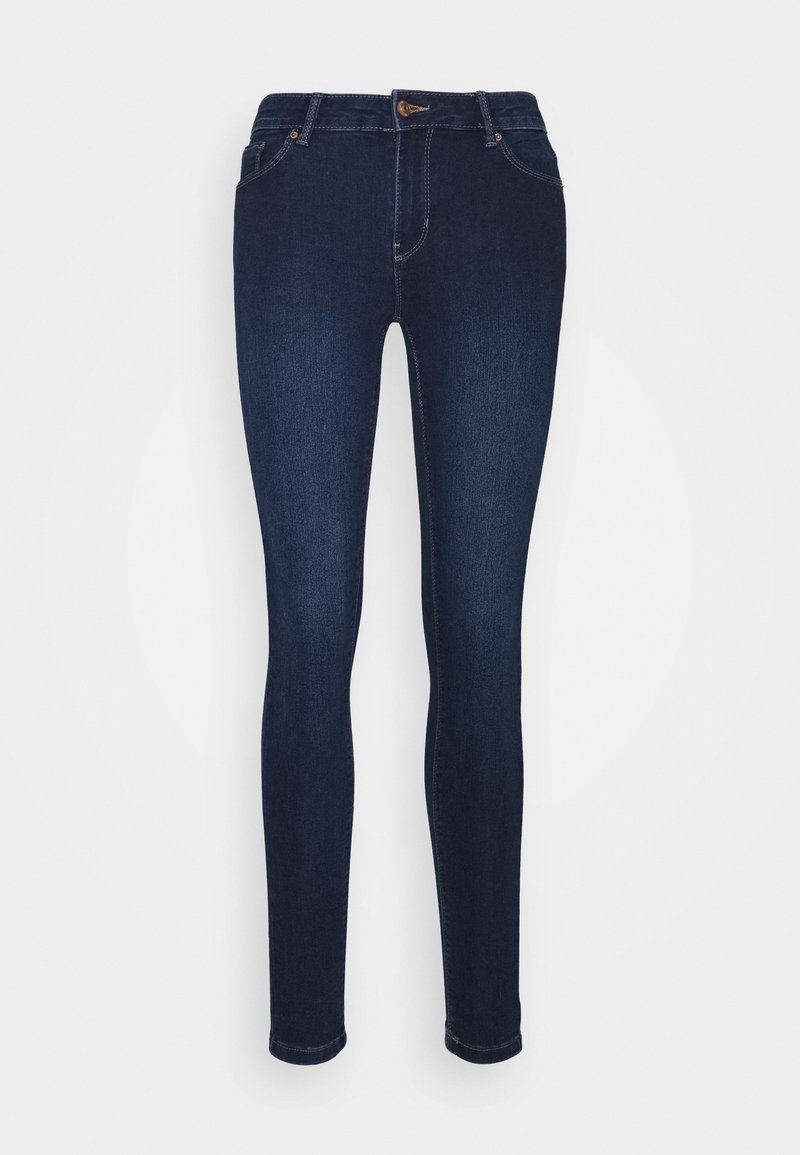 Jean en denim bleu foncé, coupe slim, avec fermeture par bouton et fermeture éclair, poches avant et détails en rivets cuivrés.