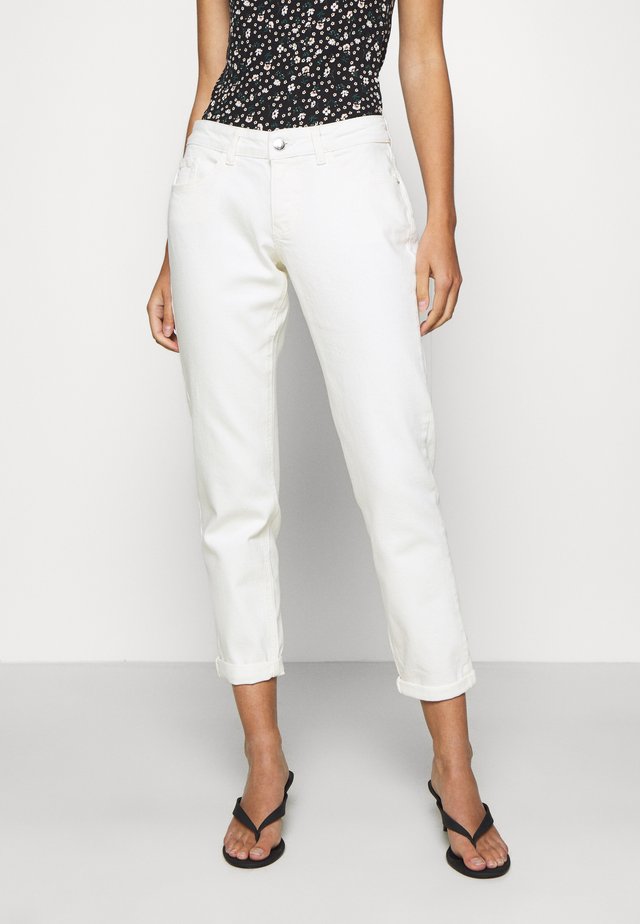 BOYFRIEND JEAN - Slim fit jeans - ecru