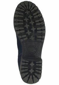 Suela de bota de goma negra con un patrón de huella profundo, que presenta un logo circular y el tamaño "37" grabado. Construcción duradera con un diseño robusto.