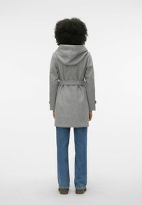 Vero Moda VS VINCE CHELSEA EXC - Trenčkot - light grey melange