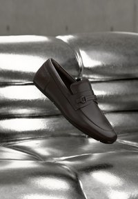 Non sélectionné, dark brown