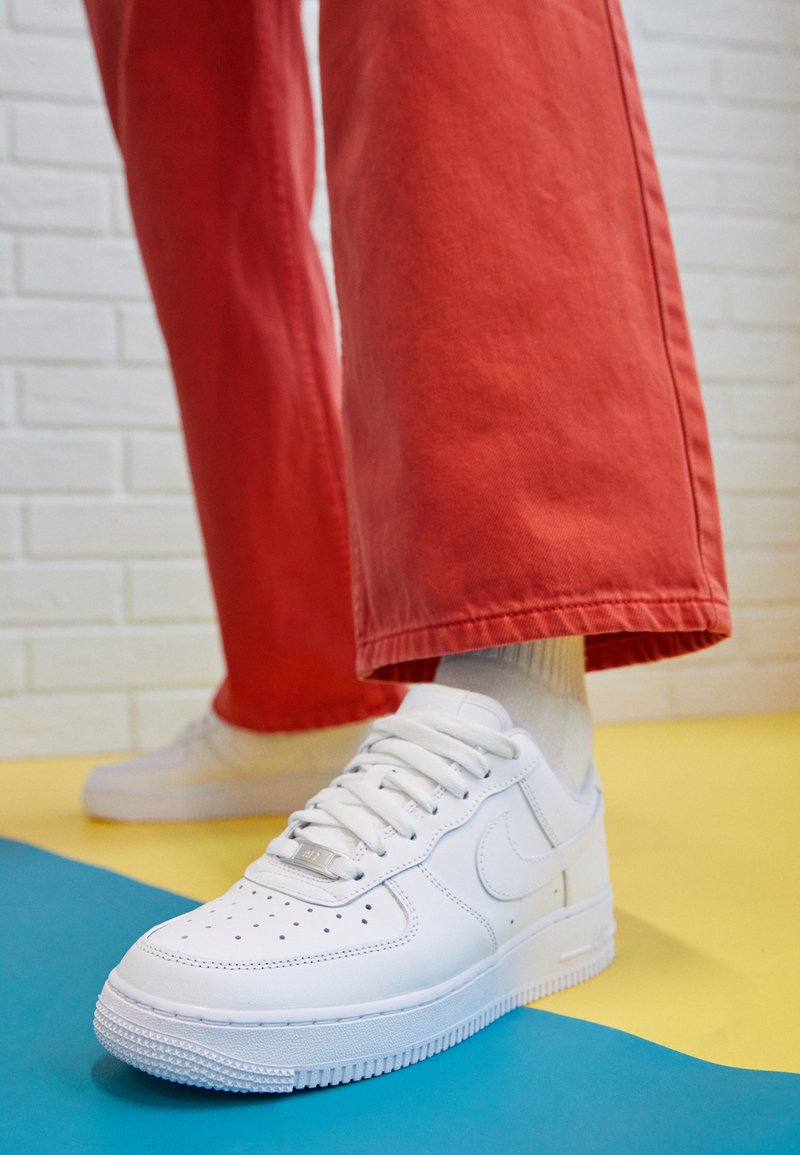 White nike sneakers air force Clearance