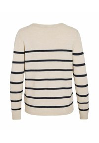 Kremowy sweter z granatowymi poziomymi paskami, ściągaczowy dekolt i mankiety, miękka tekstura, standardowy krój, zaokrąglony dół, dzianina o średniej grubości.