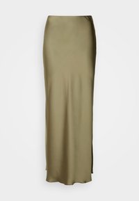 Jupe maxi en satin vert olive avec un design épuré, une silhouette droite et une fente sur le côté, offrant une texture lisse et une apparence élégante.