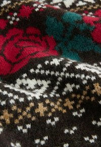 Unselected, chocolate brown fairisle