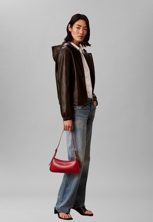 Calvin Klein, CK SMALL SHOULDER BAG - Geantă de mână - bordeaux wine
