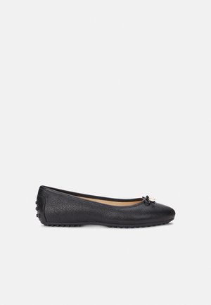 JAYNA PEBBLED LEATHER DRIVER FLAT - Balerinos stiliaus laivutės - black
