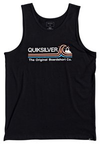 Svart linne med en grafisk design som har texten "QUIKSILVER" och vågelement i orange, vitt och blått. Tillverkat av bomull.