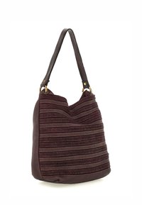 Borsa a tracolla bordeaux con un pannello testurizzato e inserti in pelle liscia. Presenta una sola tracolla con dettagli in metallo dorato.