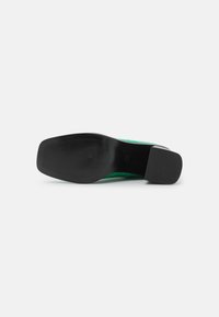 Monki Botas clássicas de cano curto - green