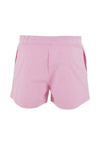 Roze i bijele prugaste kratke hlače s elastičnim pojasom i bočnim džepovima. Materijal izgleda lagano i glatko s ležernim krojem.