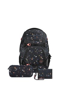 Rucksack- und Beutelsatz mit schwarzem Hintergrund und bunten spritzenden Mustern. Aus strapazierfähigem Stoff gefertigt, mit verstellbaren Riemen und Reißverschlüssen.