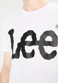 Lee LOGO TEE - Camiseta estampada - white
