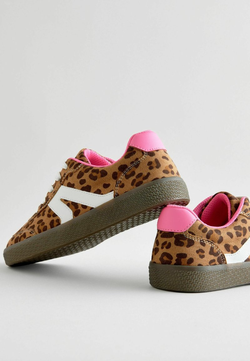 Next REGULAR FIT - LACE-UP LIFESTYLE TRAINERS - Sneakers laag - leopard print/bruin