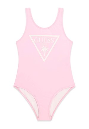 Maillot de bain une pièce rose clair avec logo blanc « GUESS Beach » et motif de palmier centré sur la poitrine.