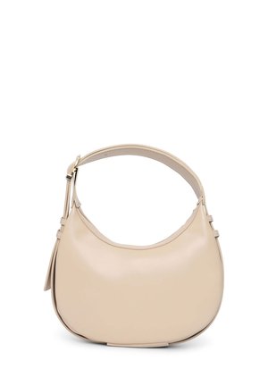 Borsa a spalla in pelle crema con forma ondulata, manico superiore e dettagli di cucitura sottili. Texture liscia e design minimalista.