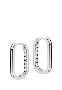 Srebrne kolczyki w kształcie obręczy w kształcie prostokąta, z rzędem osadzonych przezroczystych kryształków po jednej stronie. Wygładzona powierzchnia, elegancki design.