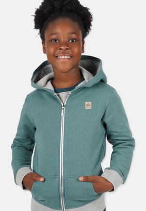 Tearsfarvet zip-up sweatshirt med grå accenter; har en kengurulomme, blød tekstur og et logo-patch på venstre bryst. Fuldt hætte-design.