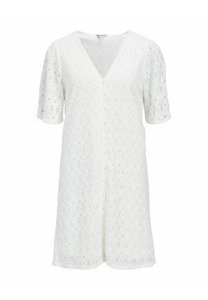 Hvid kortærmet blondekjole med V-hals og frontknapper, knælængde, med blomstret hulmønster og blødt stoffor.