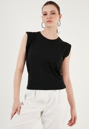 LELA Základné tričko - black