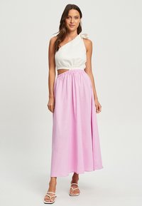 CALLI CAMELIA DRESS - Maksikleit - lilac white