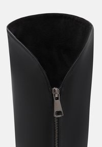 Laura Biagiotti Botas de plataforma - black