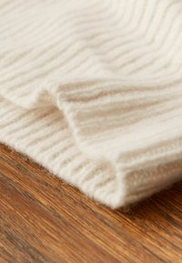 Next REGULAR FIT - Tubehalstørklæder - cream