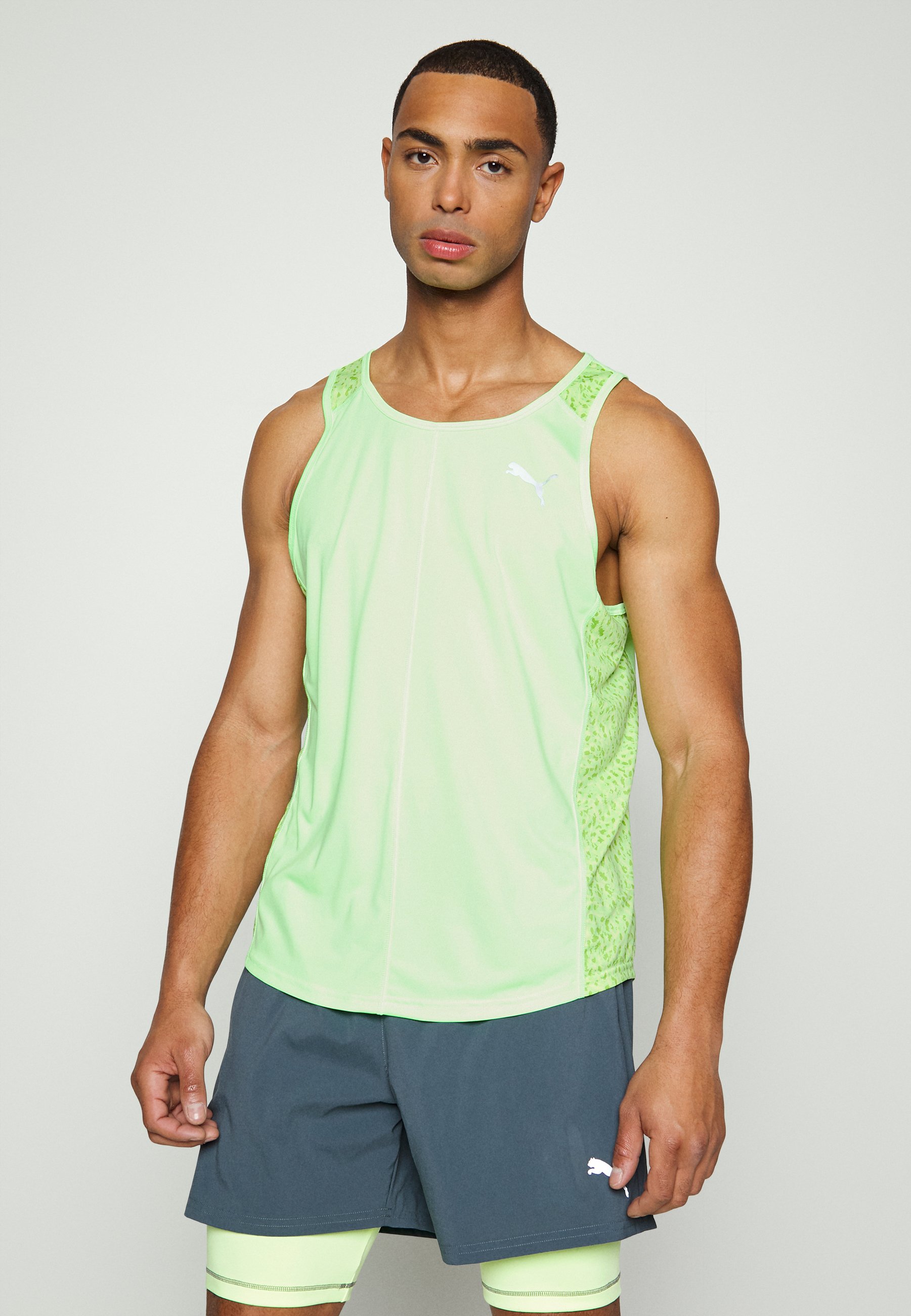 Puma RUN GRAPHIC SINGLET - Camiseta deportiva - fizzy lime/verde neón -  Zalando.es