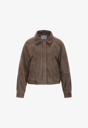 Bruine suède cropped jas met een kraag, frontzipper en zijzakken. Heeft een gestructureerd ontwerp met een gathered taille en elastische manchetten.