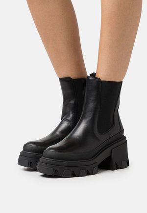 ALDO Wide Fit Botki na platformie