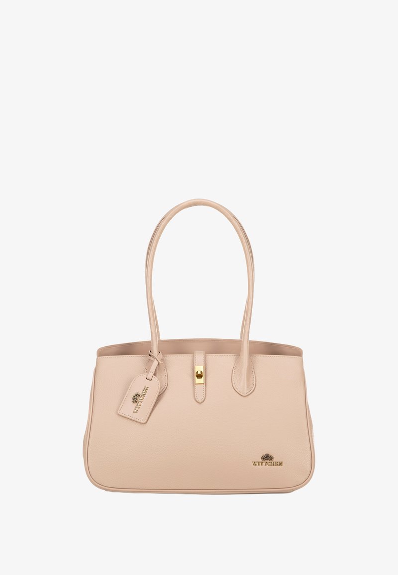 Borsa tote in pelle beige con due manici lunghi, forma strutturata, hardware dorato e un'etichetta attaccata con il nome del marchio "WITTCHEN."