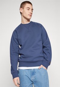 Carhartt WIP CHASE - Sportska majica - blue/gold