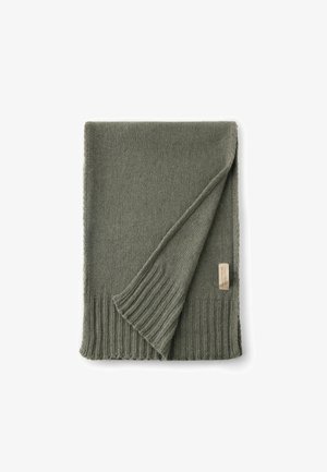 Sciarpa in misto lana di un verde tenue, con texture a coste lungo il bordo e un angolo piegato che rivela un'etichetta con il marchio.