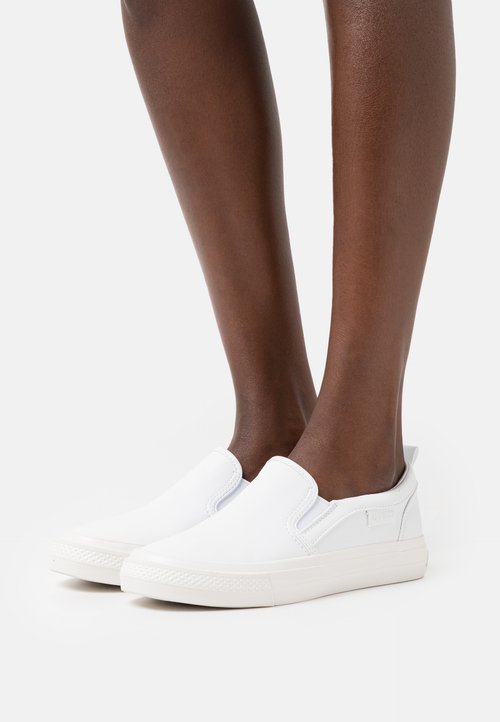 Vans UA CLASSIC SLIPON PLATFORM Matalavartiset tennarit true white