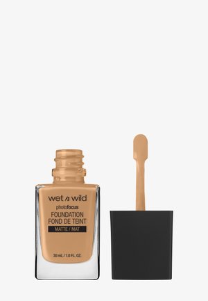 WET N WILD PHOTO FOCUS FOUNDATION MATTE beżowy melanż