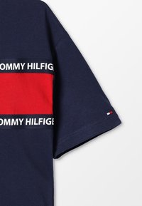 Tommy Hilfiger Printtipaita - blue