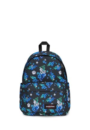 Sac à dos noir avec motif floral bleu, blanc et vert, poche avant zippée et poignée supérieure.