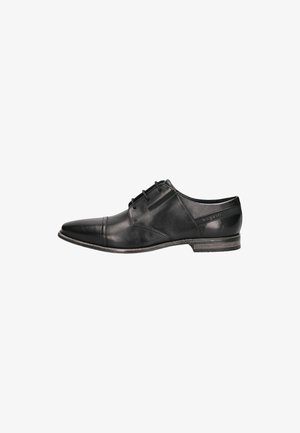 Zwarte leren nette schoen met een spitse neus, vier veterogen, subtiele stiksels en een gemêleerde zool. Voorzien van een merkembleem op de hak.