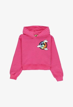 Sweat à capuche court rose en tissu doux ; présente un graphisme multicolore de visage souriant avec des nuages sur la zone gauche de la poitrine.