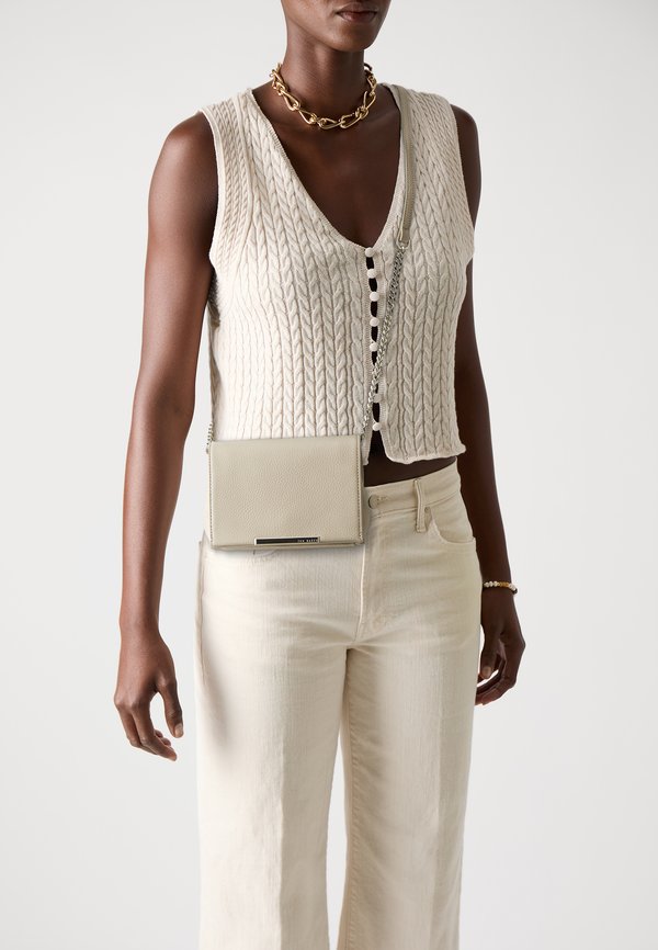 ROUSEN BAR DETAIL CROSSBODY BAG - Umhängetasche - ecru