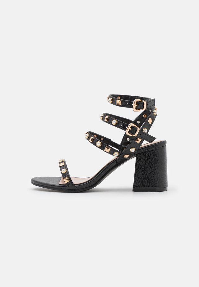 SHANNON STUD BLOCK HEEL - Sandali - black